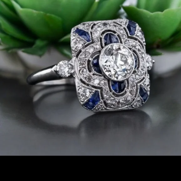 Silver and Blue Gemstone Ring - Picture 4 of 10